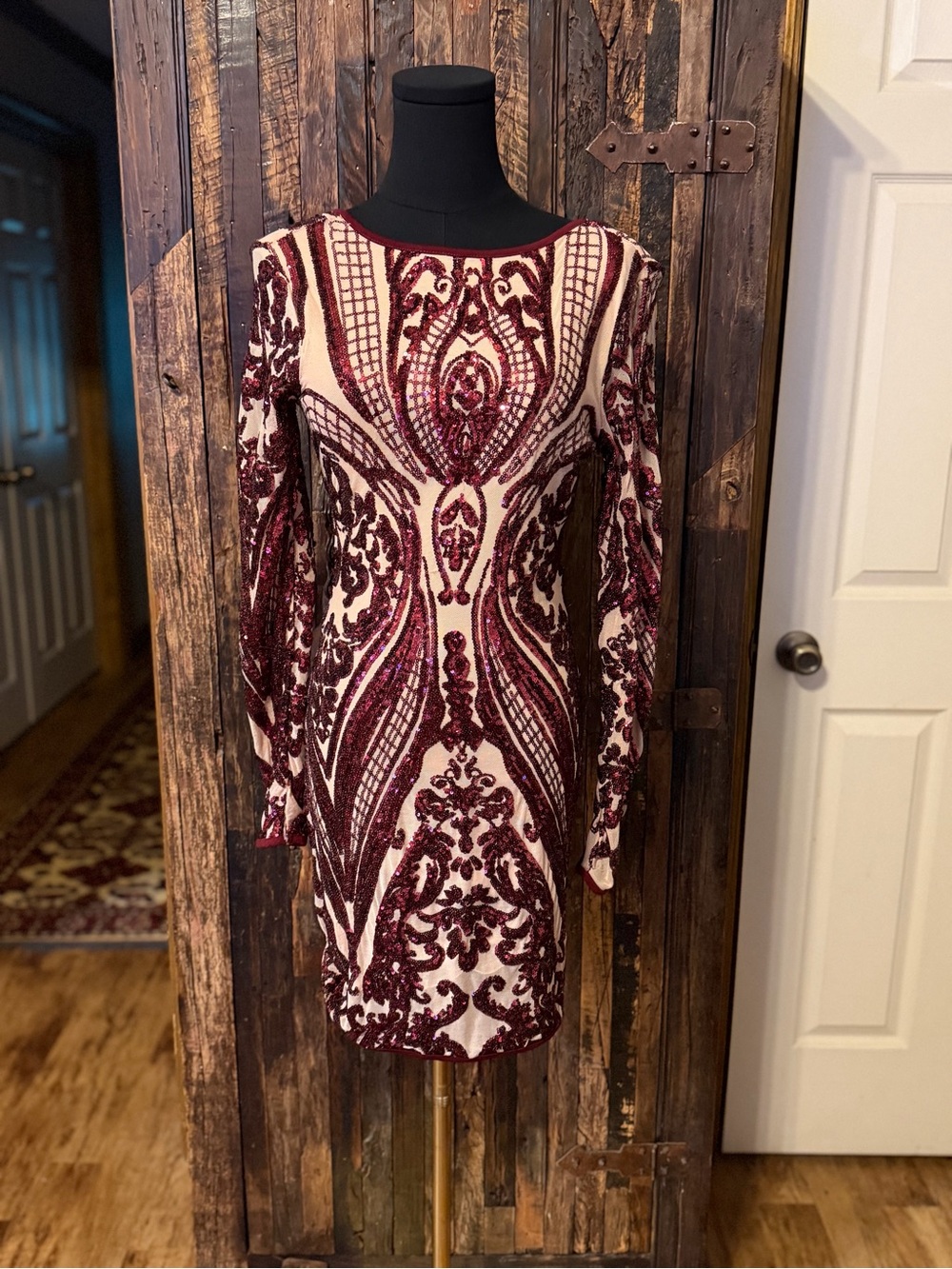 Windsor Burgundy Sequin Bodycon bandage Mini Dress M Long Sleeve HOCO Holiday